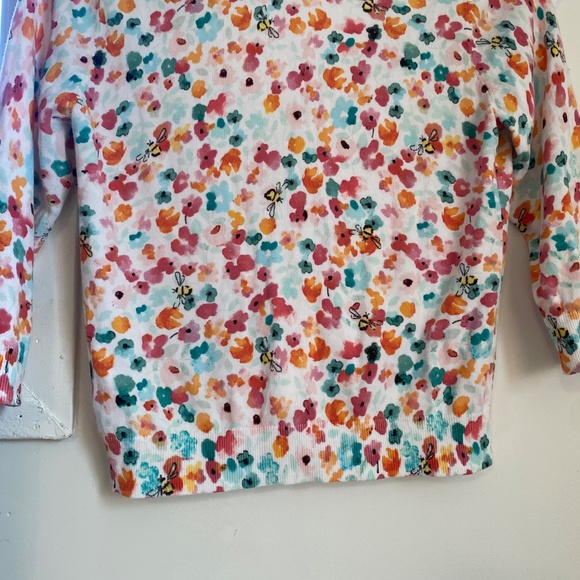 Flowered patterned blouse. - Picture 5 of 5